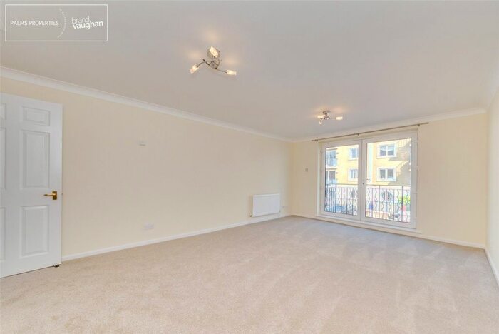 2 Bedroom Flat To Rent In Collingwood Court, The Strand, Brighton, BN2