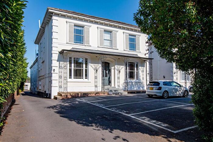 2 Bedroom Apartment For Sale In Kenilworth Road, Leamington Spa, CV32