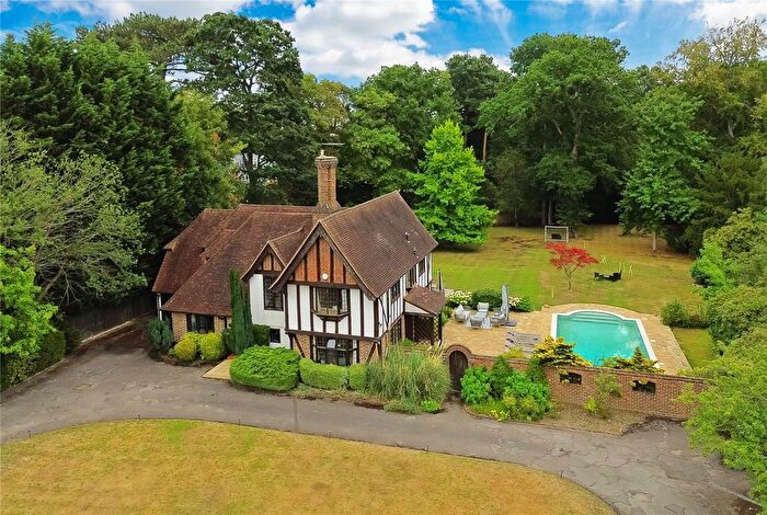 5 Bedroom Detached House To Rent In Silverdale Avenue, Walton-On-Thames, Surrey, KT12