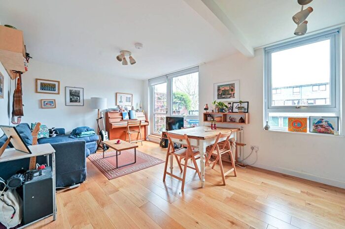 2 Bedroom Flat For Sale In Manaton Close, Peckham, London, SE15