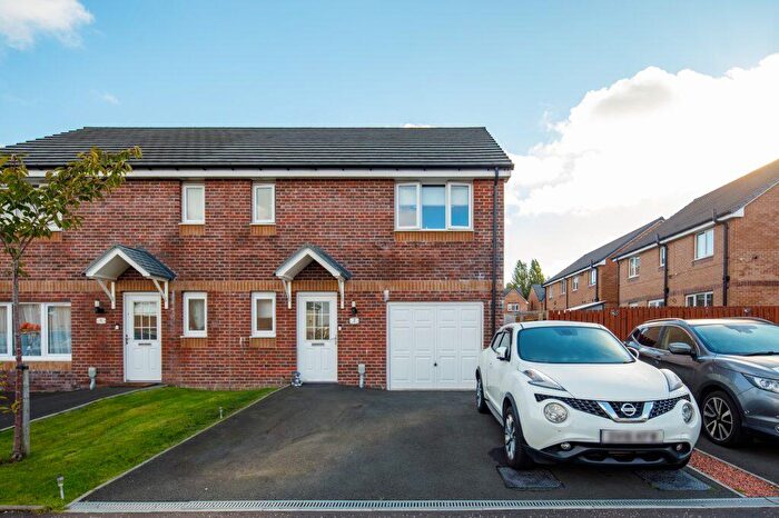 3 Bedroom Semi-Detached Villa For Sale In Trench Drive, Darnley, G53