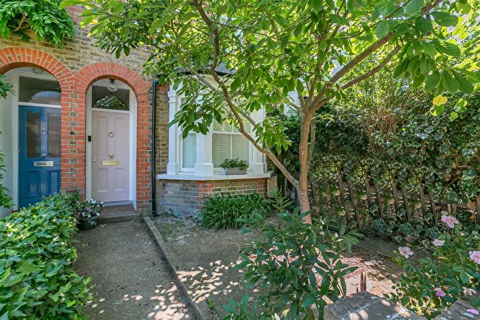 4 Bedroom Terraced House For Sale In Canbury Avenue, Kingston Upon Thames, KT2