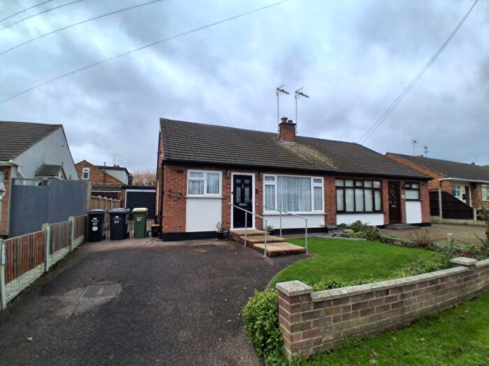 2 Bedroom Bungalow For Sale In Mapledene Avenue, Hullbridge, Hockley, SS5