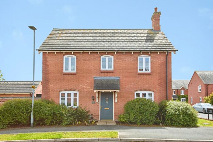 3 Bedroom Detached House For Sale In Hawthorn Avenue, Burton-On-Trent, DE14