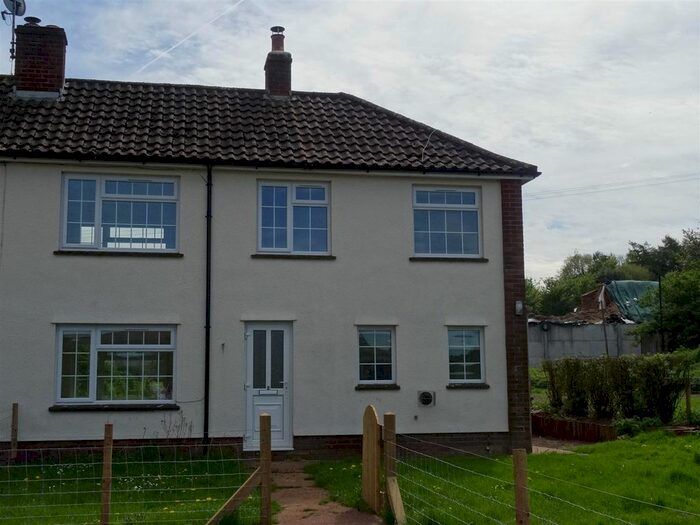 3 Bedroom Cottage To Rent In Lydeard St. Lawrence, Taunton, TA4