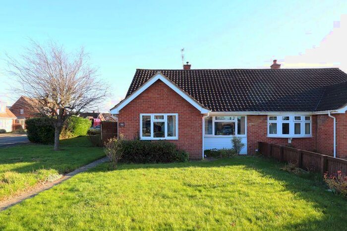 2 Bedroom Semi-Detached Bungalow To Rent In Chosen Way, Gloucester, GL3