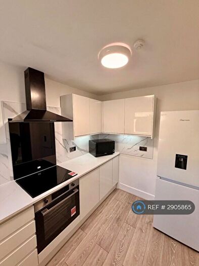 2 Bedroom Flat To Rent In Ranscombe Close, Rochester, ME2