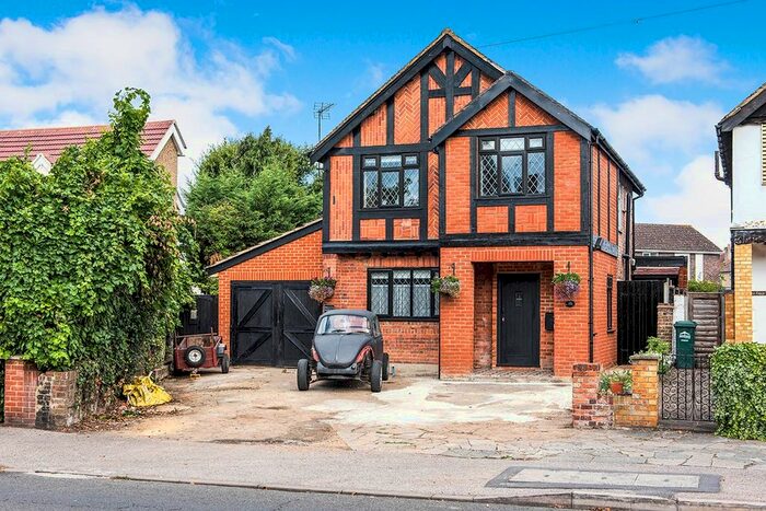 3 Bedroom Detached House To Rent In Fordbridge Road, Ashford, Middlesex, TW15