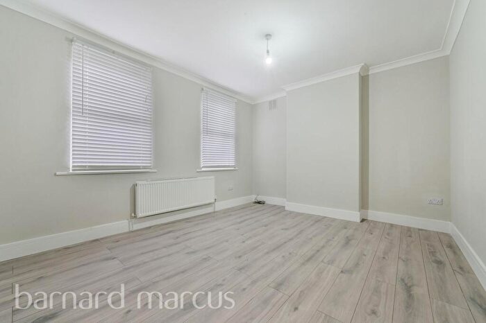 4 Bedroom Semi-Detached House To Rent In Davidson Road, Croydon, CR0