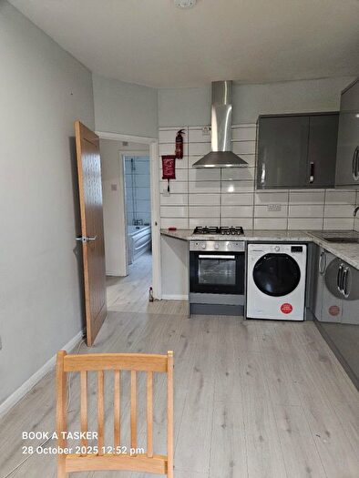 2 Bedroom Flat To Rent In Flat D, Eastwood Road, Ilford, Essex, IG3