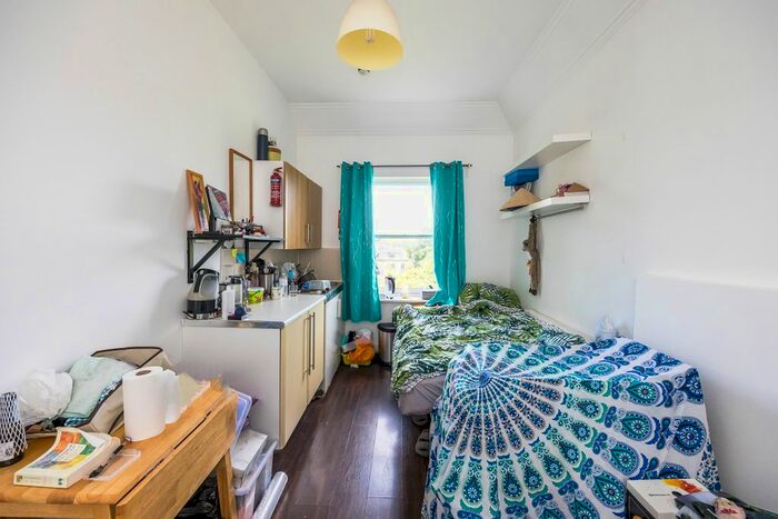 Studio To Rent In Carleton Road, Islington, N7