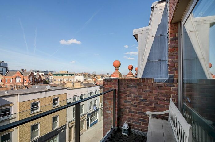 2 Bedroom Flat To Rent In Wingate Square, London, SW4