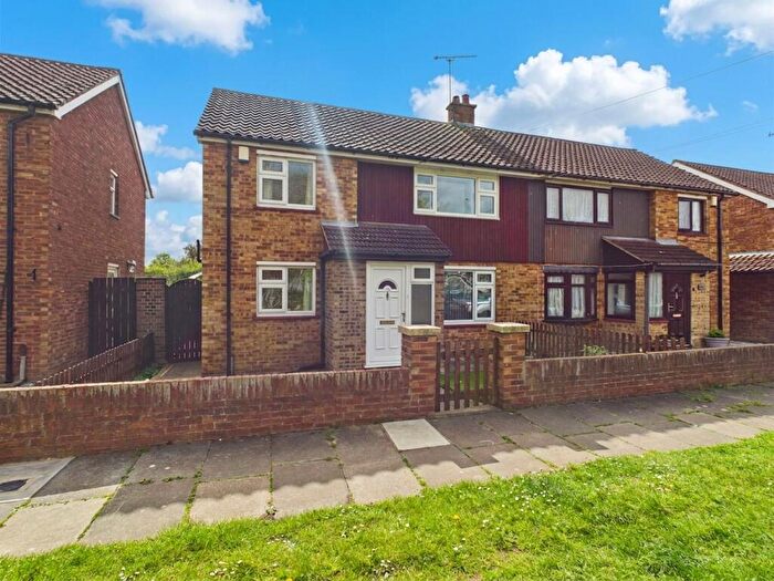 3 Bedroom Semi Detached House For Sale In Cabborns Crescent, Stanford-Le-Hope, SS17