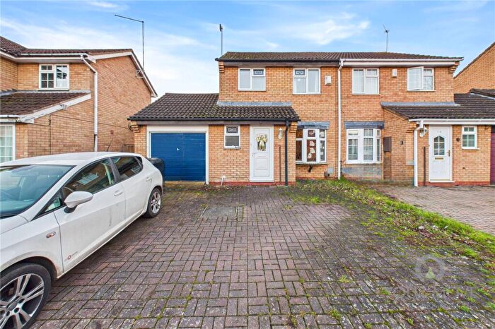 3 Bedroom Semi Detached House For Sale In Wilford Avenue, Wakes Meadow, Northampton, NN3