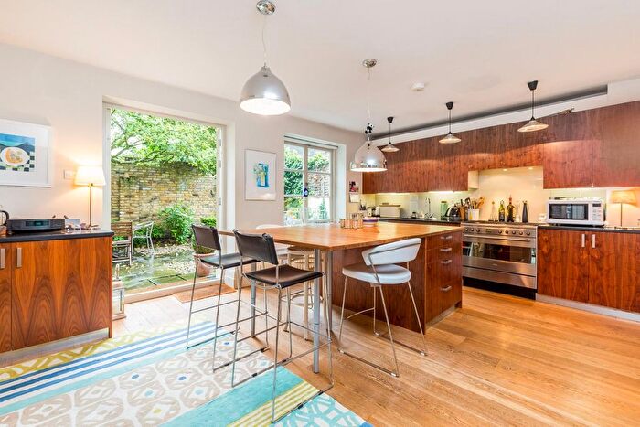 4 Bedroom Semi-Detached House To Rent In Upper Mall, London, W6