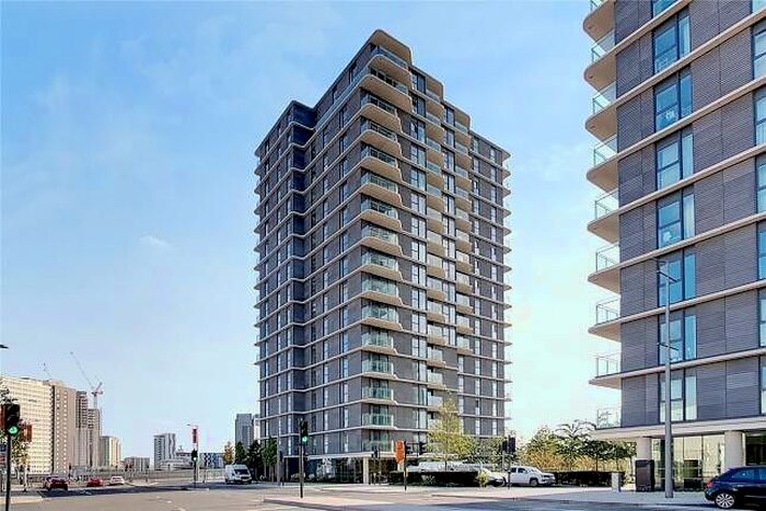 3 Bedroom Flat To Rent In Glass House Gardens, Cassia Point, Stratford, London, E20