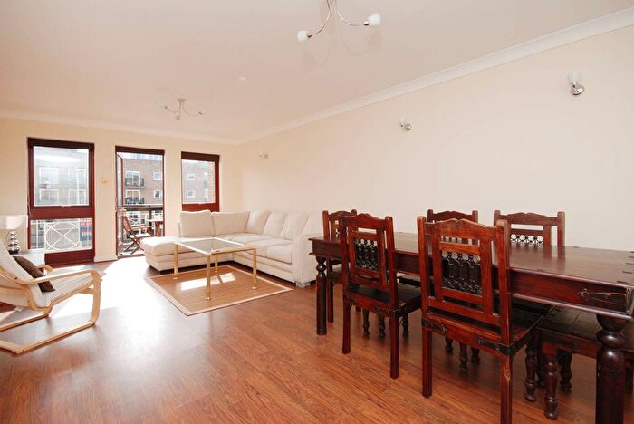 4 Bedroom Flat For Sale In Goodhart Place, Limehouse, London, E14