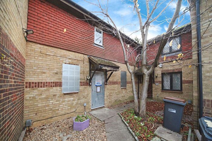 2 Bedroom Terraced House For Sale In Gilderdale, Luton, LU4