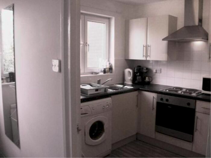 4 Bedroom Property To Rent In Well Close Rise, Leeds, LS7