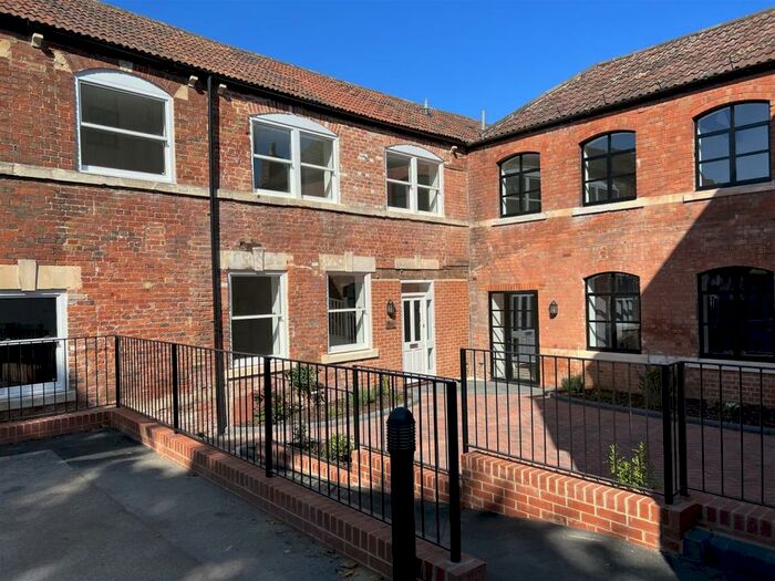 2 Bedroom Cottage To Rent In Duke Street, Trowbridge, BA14