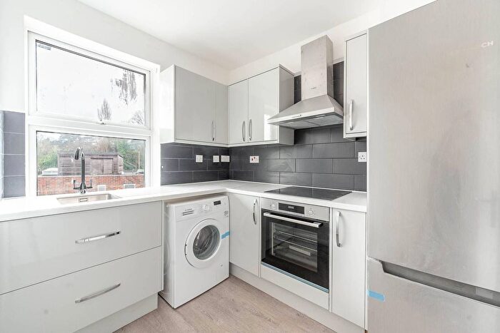 2 Bedroom Flat To Rent In Bridge Street, Pinner, HA5