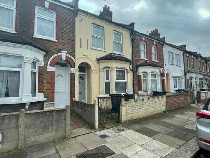 3 Bedroom Property To Rent In Lancaster Road, London, N18