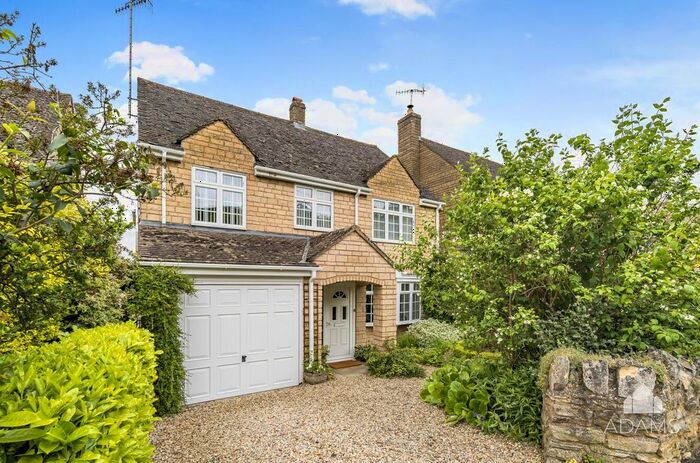 4 Bedroom Detached House For Sale In Gretton, Cheltenham, GL54