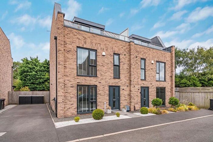 3 Bedroom Semi-Detached House For Sale In Ann Lane, Astley, Tyldesley, Manchester, M29
