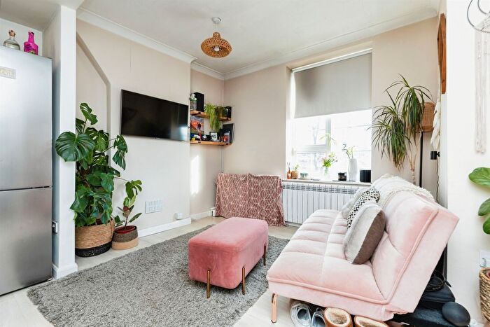 1 Bedroom Flat For Sale In Norton Way North, Letchworth Garden City, SG6