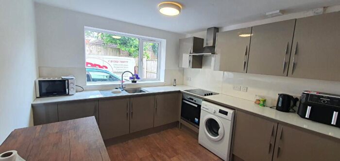 3 Bedroom Apartment To Rent In Apartment C, - Auckland Road, Doncaster, DN2