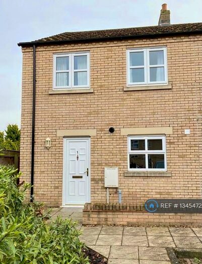 3 Bedroom Semi-Detached House To Rent In Cabaret Court, March, PE15