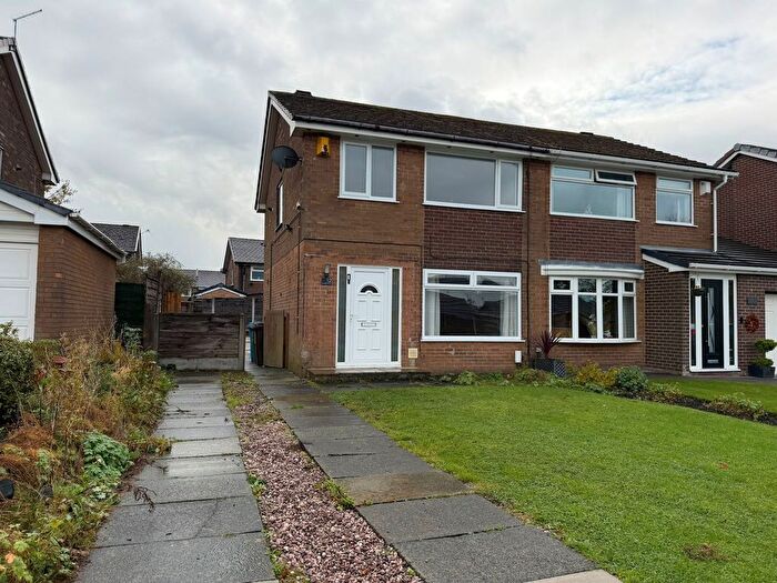 3 Bedroom Semi Detached House For Sale In Silverdale Avenue, Chadderton, Oldham, OL9