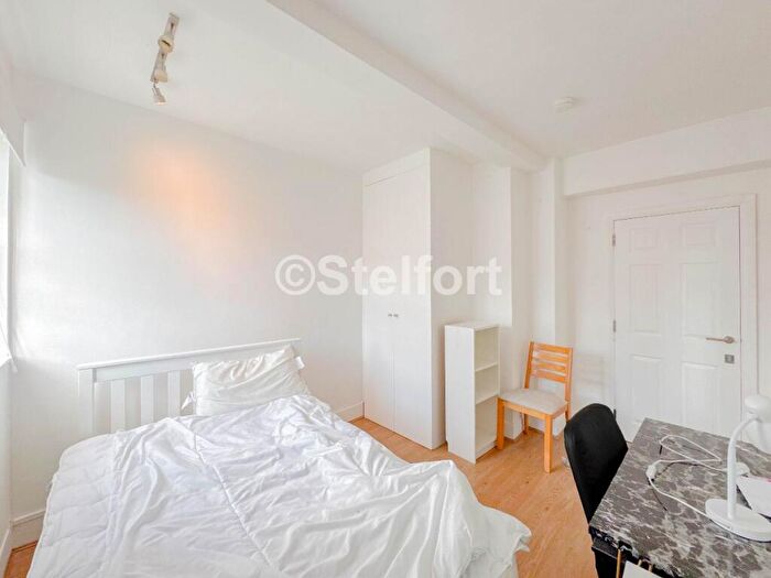 3 Bedroom Flat To Rent In Lorraine Court, Clarence Way, London, NW1
