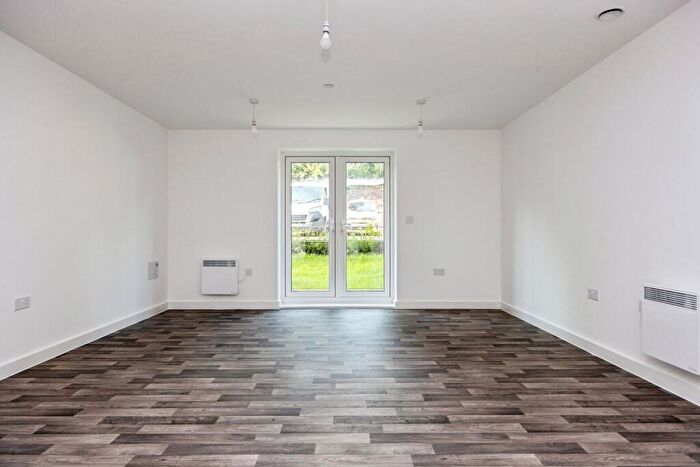 1 Bedroom Flat For Sale In Tillingbourne Gardens, Gomshall, Guildford, Surrey, GU5