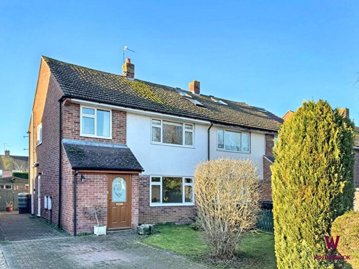 4 Bedroom Semi-Detached House To Rent In Brookmead Drive, Wallingford, OX10