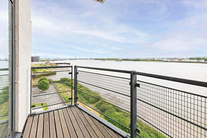 2 Bedroom Flat To Rent In Inverness Mews, Gallions Reach, London, E16