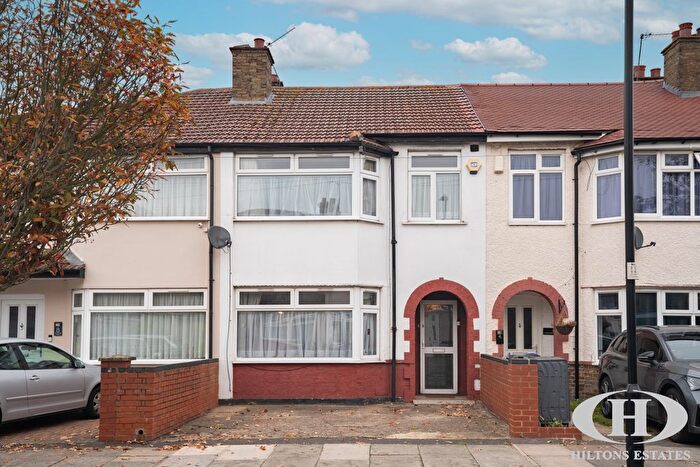 3 Bedroom Terraced House For Sale In Dormers Avenue, Southall, UB1