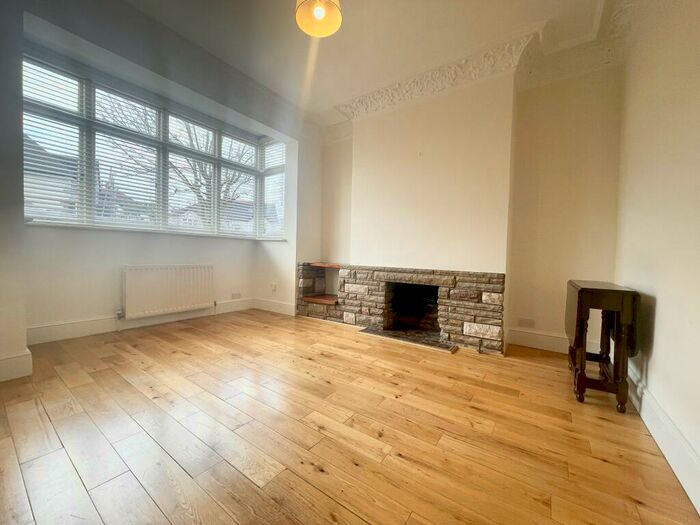 3 Bedroom House To Rent In Babbacombe Road, Bromley, BR1