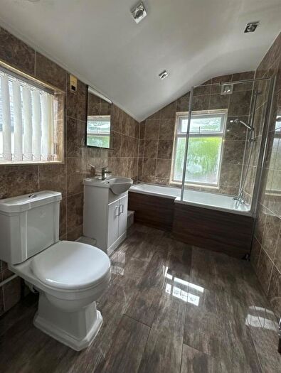 5 Bedroom House To Rent In Harborne Park Road, Birmingham, B17