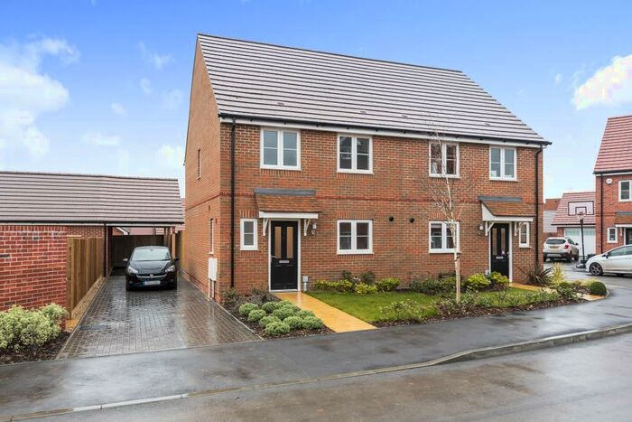 3 Bedroom Semi-Detached House To Rent In Skinner Drive, Wokingham, RG41