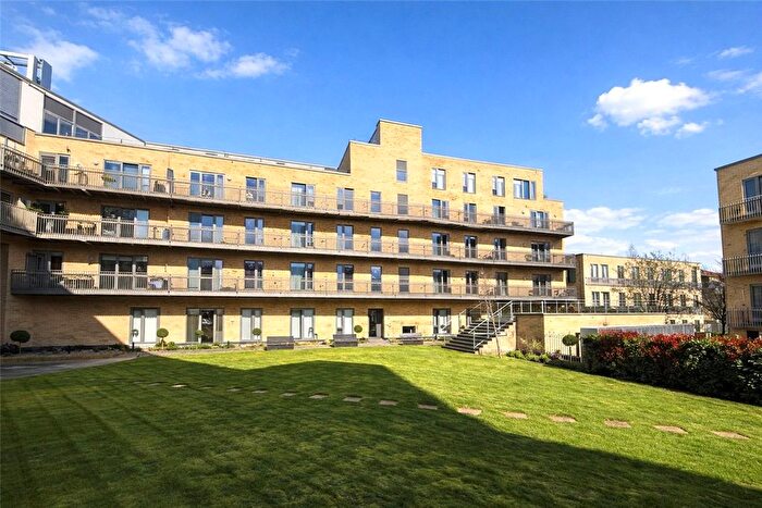 2 Bedroom Flat For Sale In Hills Road, Cambridge, CB2