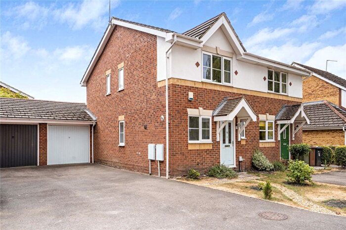 2 Bedroom Semi-Detached House For Sale In Lincoln Close, Ash Vale, Surrey, GU12
