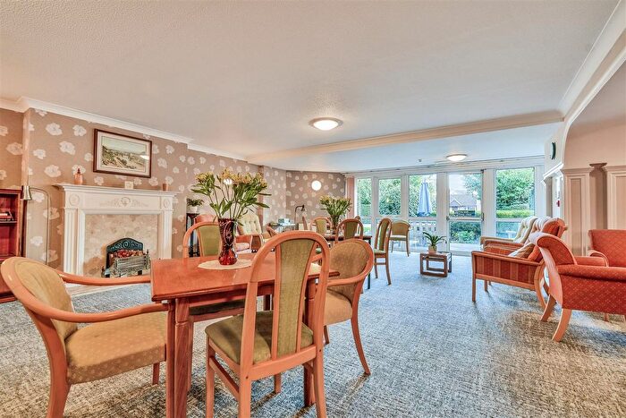 2 Bedroom Flat For Sale In Danesmead Close, Fulford, YO10