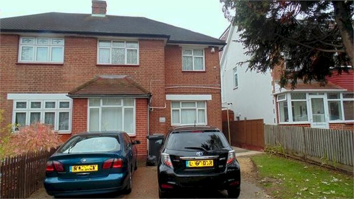 3 Bedroom Semi-Detached House To Rent In Brownhill Road, Catford, London, SE6
