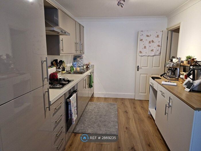 1 Bedroom Flat To Rent In Dwight Road, Watford, WD18