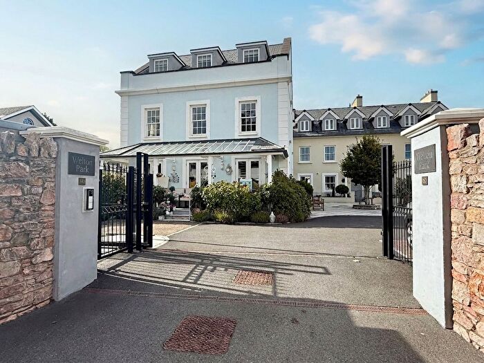 2 Bedroom Flat For Sale In St Marychurch, Torquay, TQ1