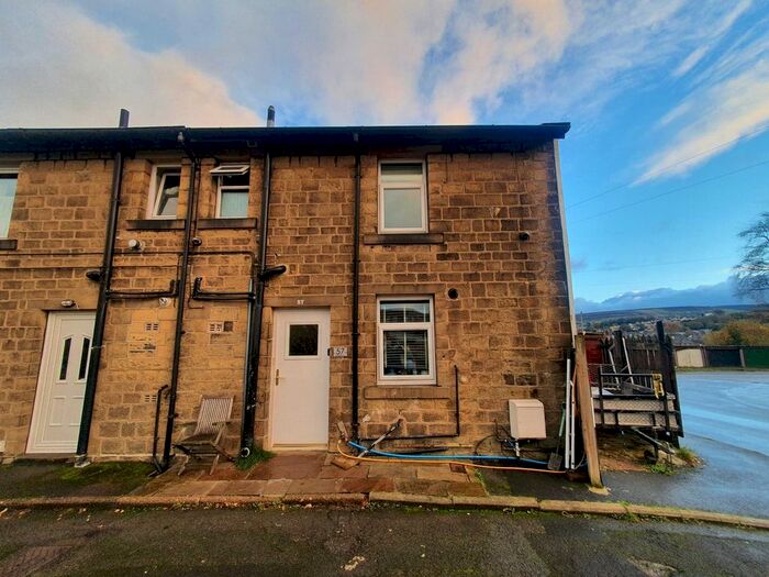 3 Bedroom Terraced House To Rent In Broadlands, West Yorkshire, HD9