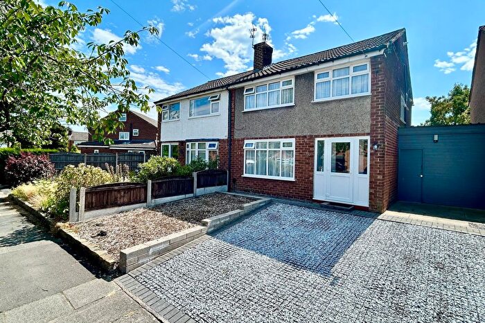 3 Bedroom Semi-Detached House For Sale In Hambleton Road, Heald Green, SK8