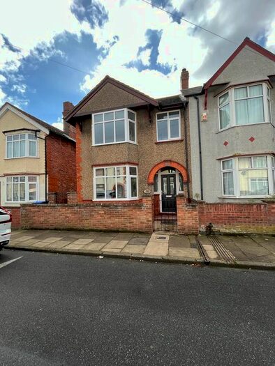 3 Bedroom Semi-Detached House To Rent In Delapre Crescent Road, Northampton, NN4
