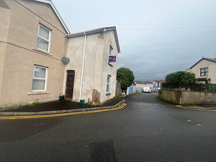 2 Bedroom Semi Detached House For Sale In Tunnel Road, Llanelli, Carmarthenshire, SA15
